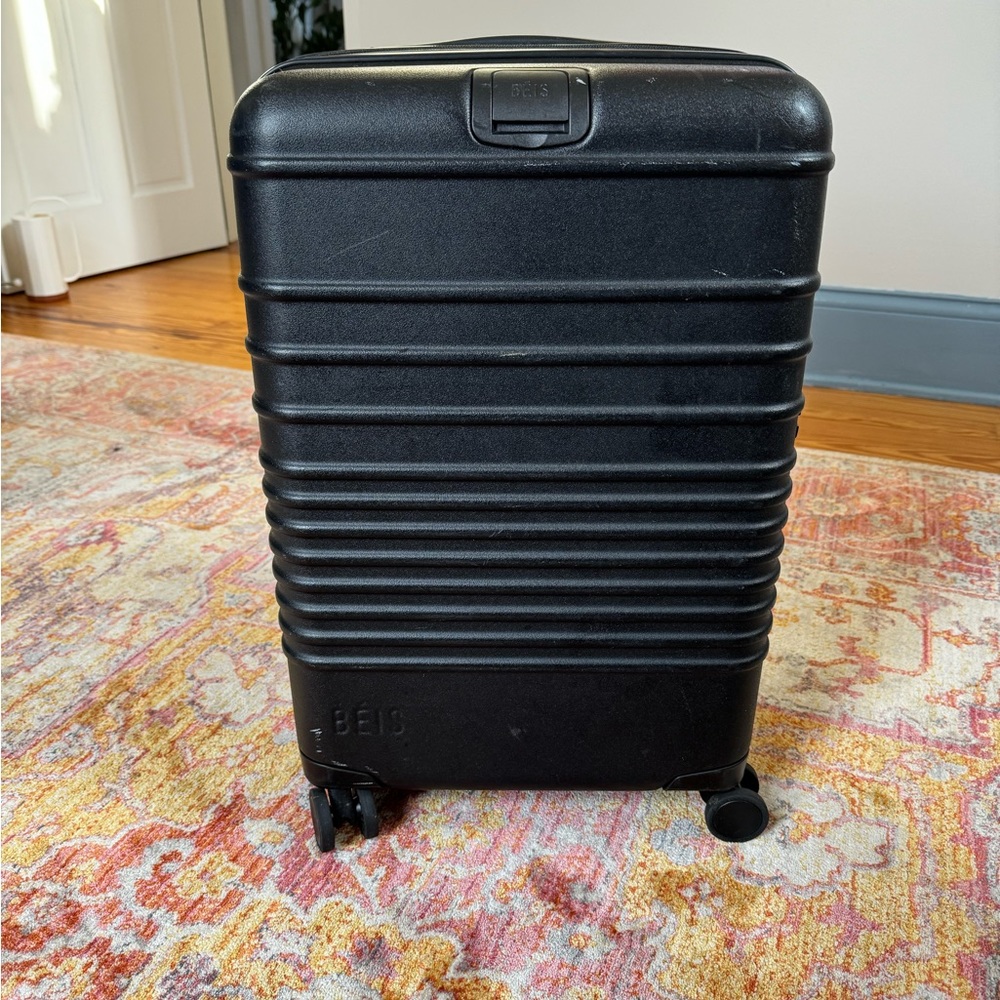 Beis The Carryon in black